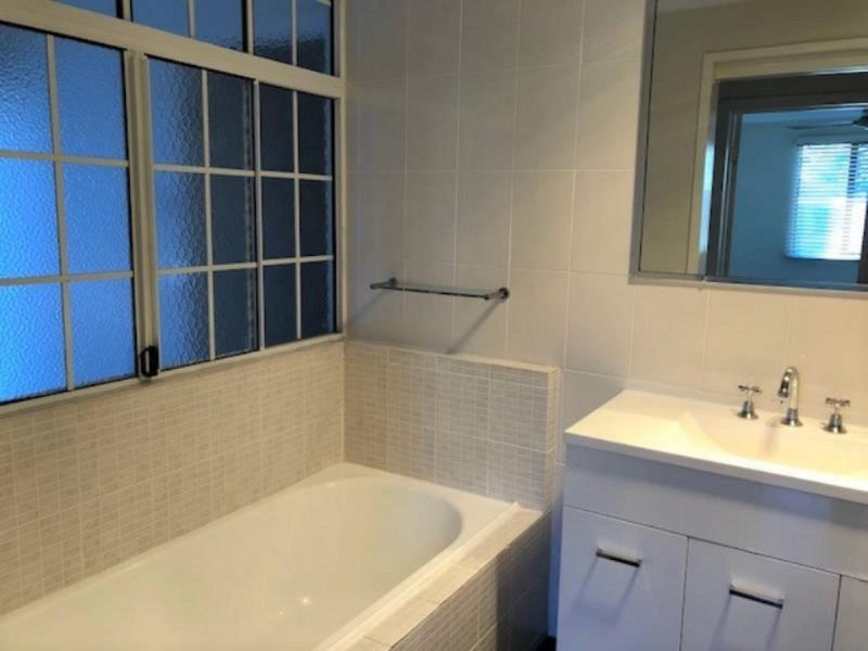 16 Thompson Street, Park Avenue QLD 4701